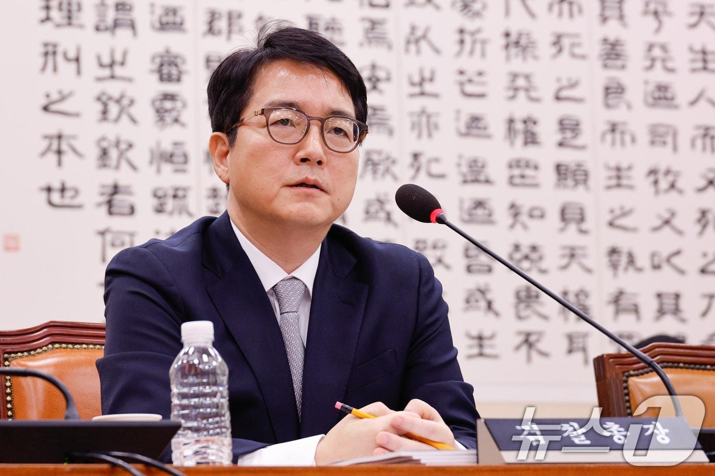 본문 이미지 - 심우정 검찰총장이 21일 오전 서울 여의도 국회 법제사법위원회에서 열린 대검찰청 국정감사에서 의원 질의에 답하고 있다./뉴스1 ⓒ News1 안은나 기자