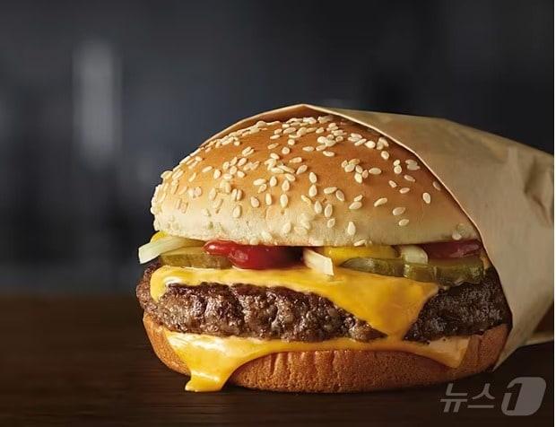 본문 이미지 - 쿼터 파운더 버거 - 맥도날드 홈피 갈무리