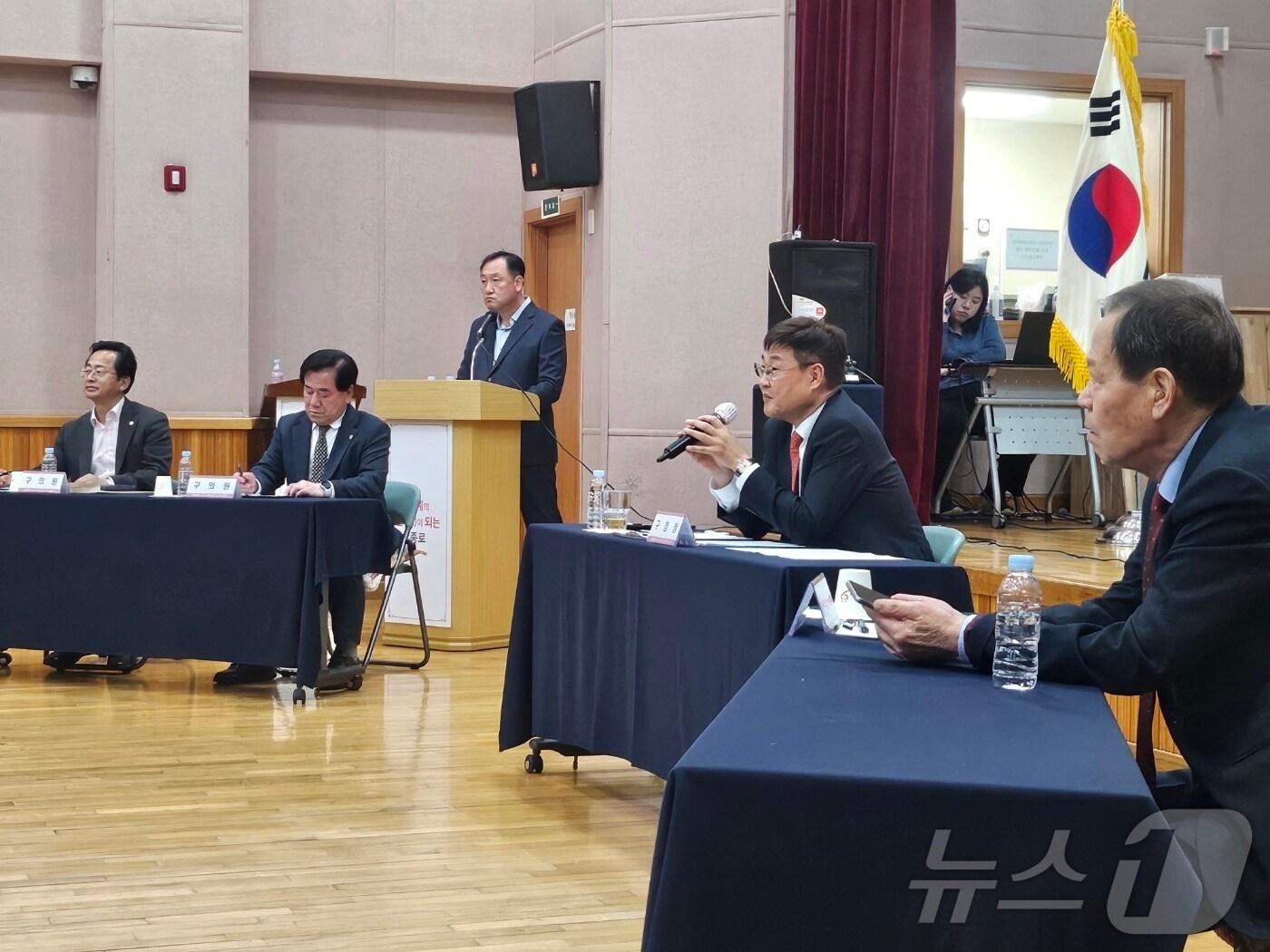 본문 이미지 -  서울시 종로구 '서울시 주취해소 센터 조성' 반대 간담회 현장. 2024. 10. 23. 오현주 기자 