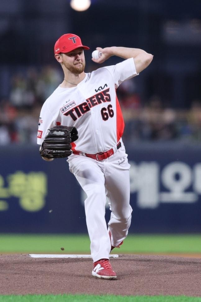 본문 이미지 -  한국시리즈 3차전 선발 등판이 예고된 KIA 에릭 라우어. (KIA 타이거즈 제공)