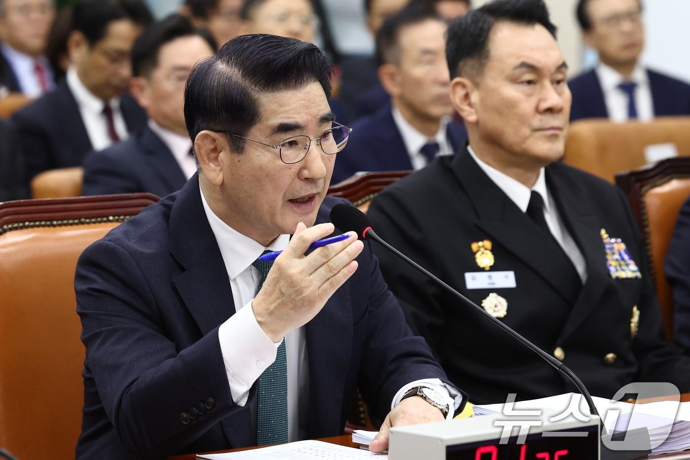 김용현 국방부 장관이 24일 오전 서울 여의도 국회 국방위원회에서 열린 국방부 등에 대한 종합국정감사에서 질의에 답변하고 있다. 2024.10.24/뉴스1 ⓒ News1 김민지 기자