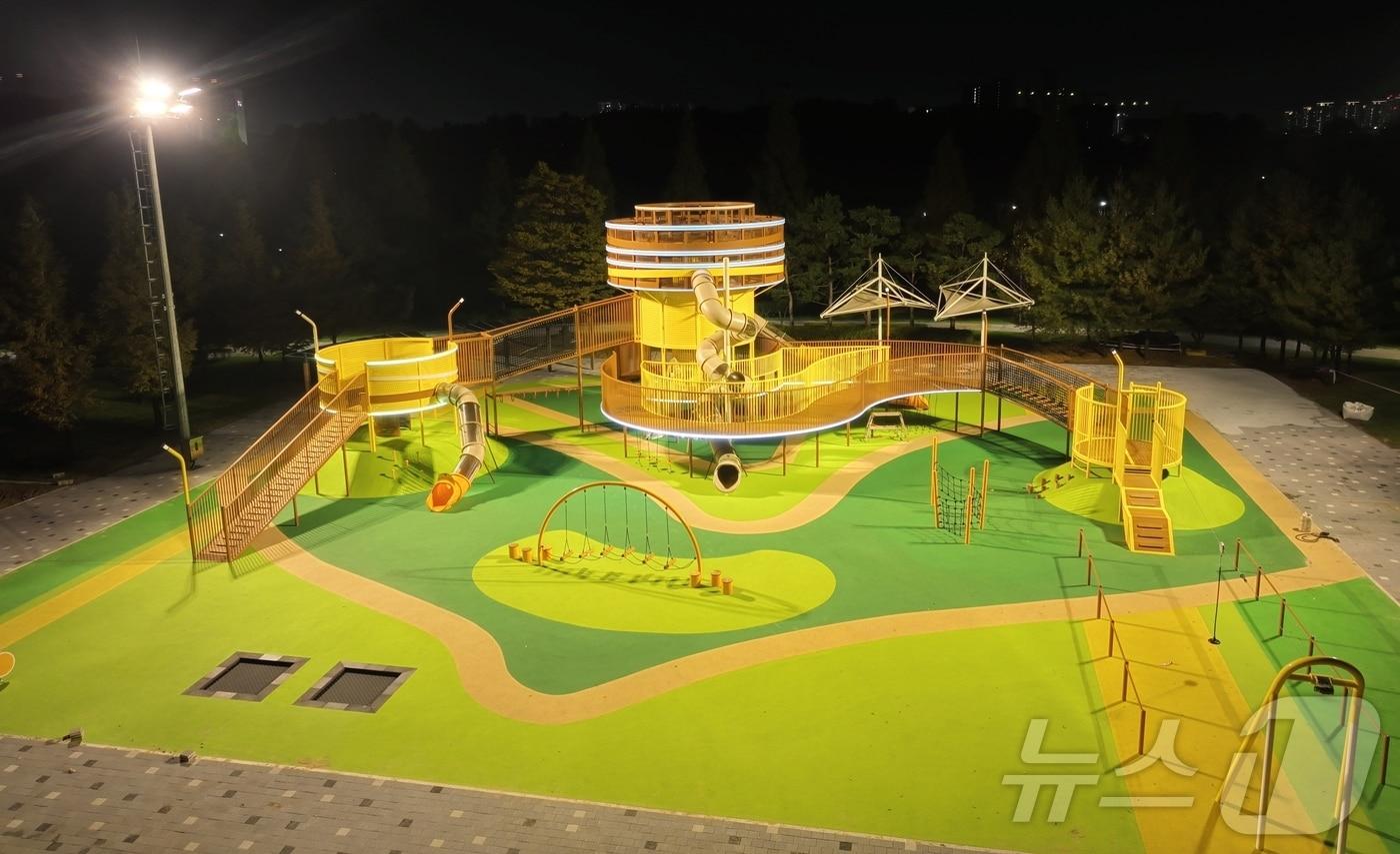  문암생태공원 '온 가족 힐링놀이터'(청주시 제공).2024.10.25/뉴스1