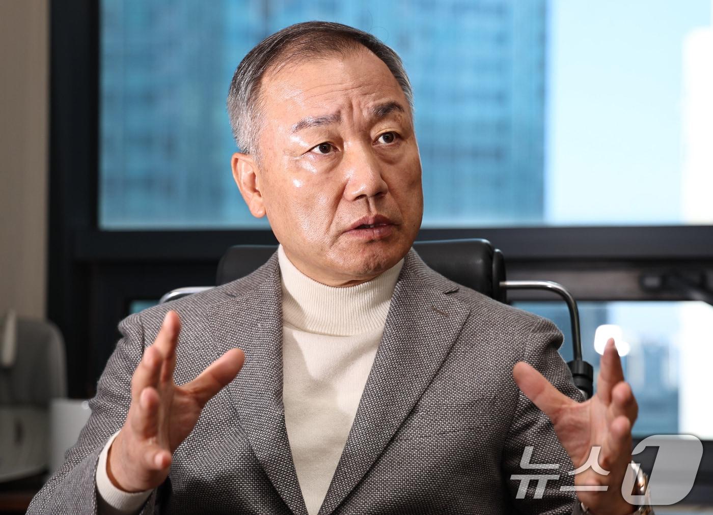 본문 이미지 - '주식농부' 박영옥 스마트인컴 대표가 25일 서울 여의도 사무실에서 뉴스1과 인터뷰하고 있다. 2024.10.25/뉴스1 ⓒ News1 구윤성 기자