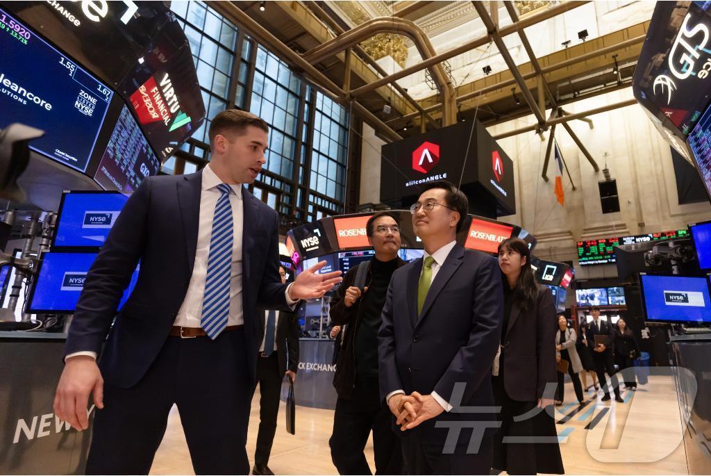본문 이미지 - 김동연 경기도지사 뉴욕 증권거래소를 방문 자료사진.(경기도 제공)