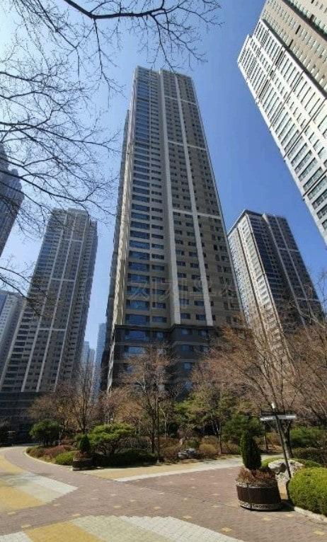 본문 이미지 - 송도 글로벌캠퍼스 푸르지오 전경(지지옥션).