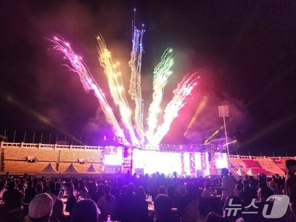 본문 이미지 - 26일 전주종합경기장에 열린 클로징축제를 끝으로 ‘전주페스 2024’가 지난 한 달간의 여정을 마쳤다.(전주시 제공)/뉴스1