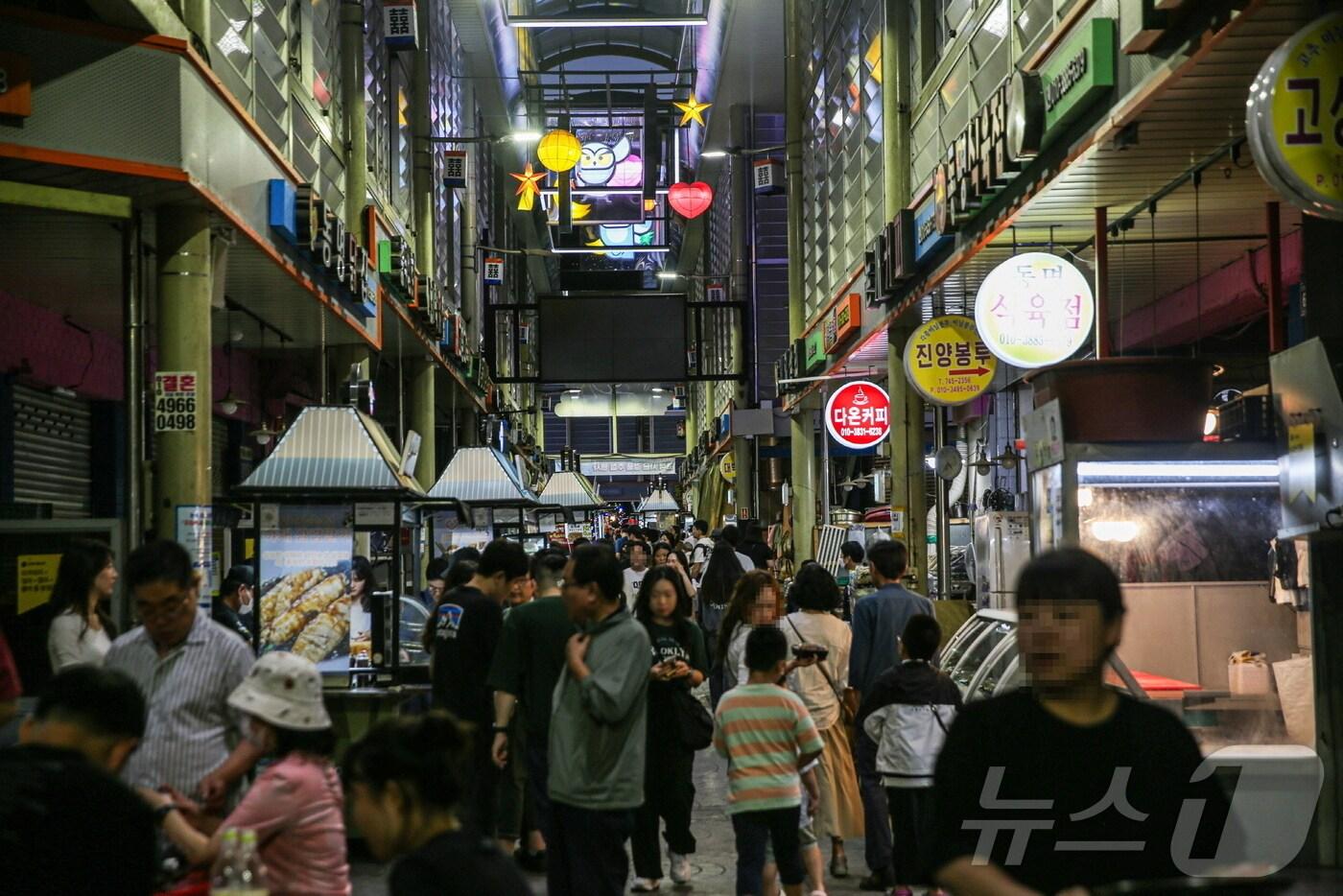 진주올빰야시장(진주시 제공).