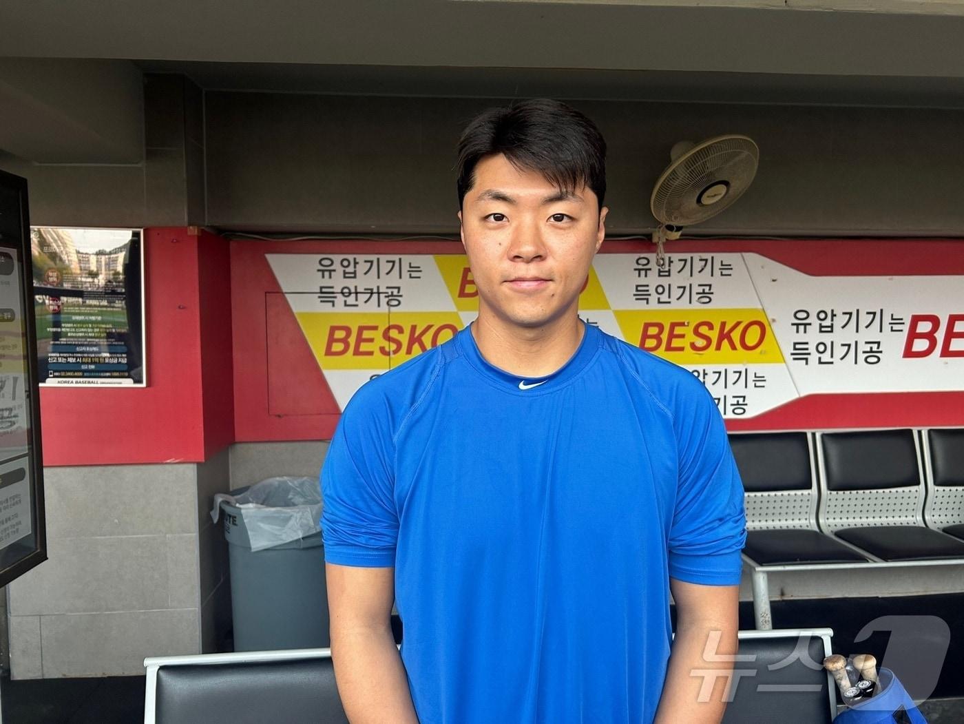 본문 이미지 -  28일 광주 KIA 챔피언스필드에서 열리는 삼성과 KIA의 한국시리즈 5차전을 앞두고 취재진과 만난 삼성 김윤수. 2024.10.28/뉴스1 ⓒ News1 문대현 기자 