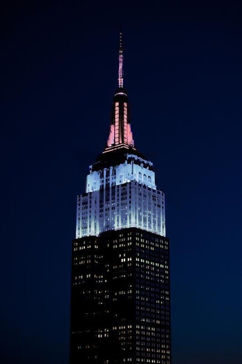 세븐틴, 美 엠파이어 스테이트 빌딩 물들였다…상징색으로 점등 - 뉴스1