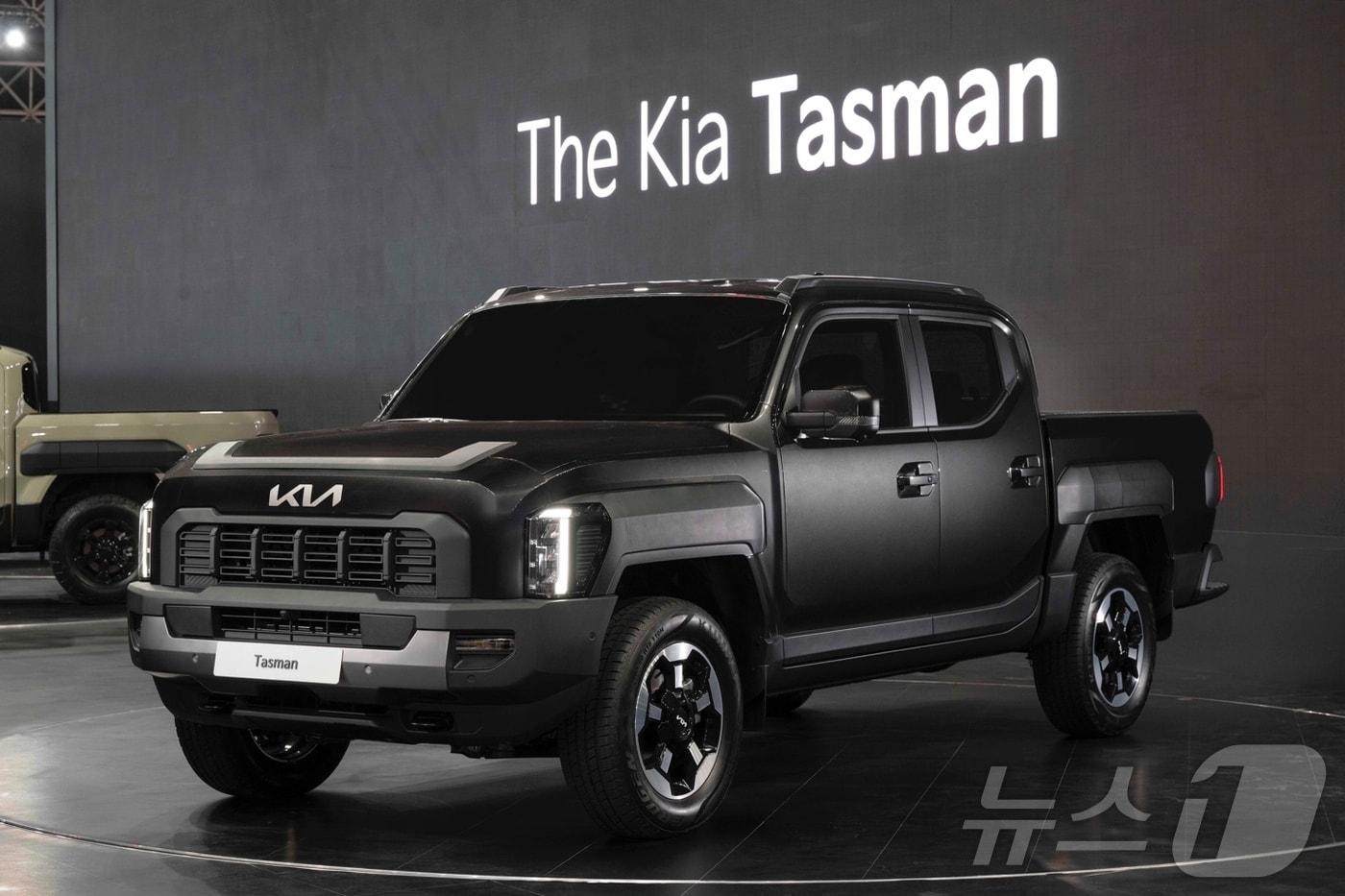  기아가 29일(현지시간) 사우디아라비아 제다 슈퍼돔에서 열린 '2024 제다 국제 모터쇼'에서 브랜드 첫 정통 픽업 '더 기아 타스만'을 세계 최초로 공개했다. 사진은 타스만 스탠다드 모델.(기아 제공)