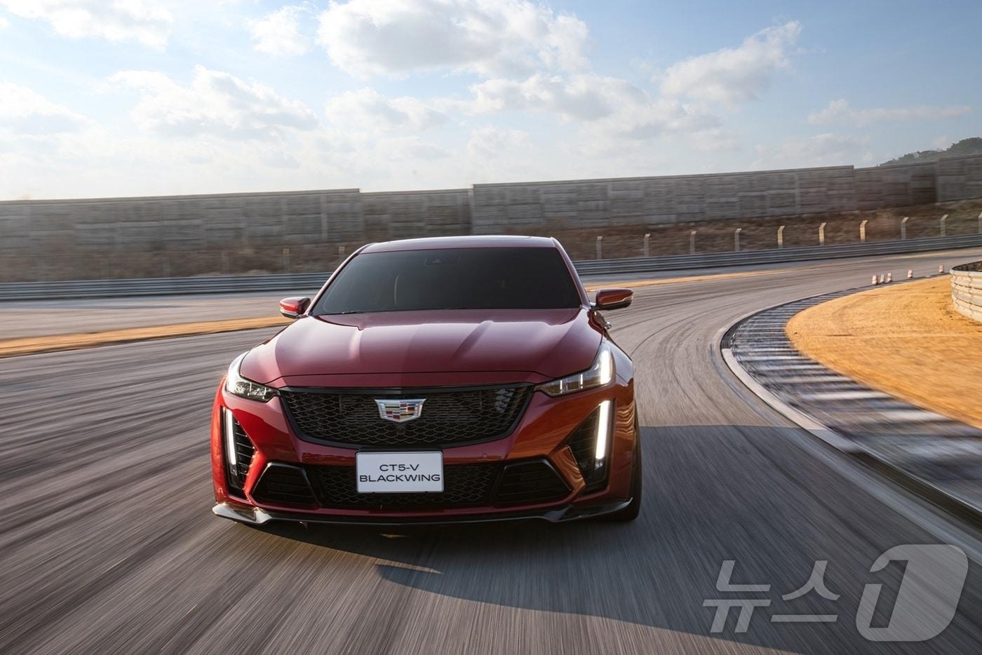 본문 이미지 - 캐딜락 CT5-V 블랙윙(캐딜락 제공)