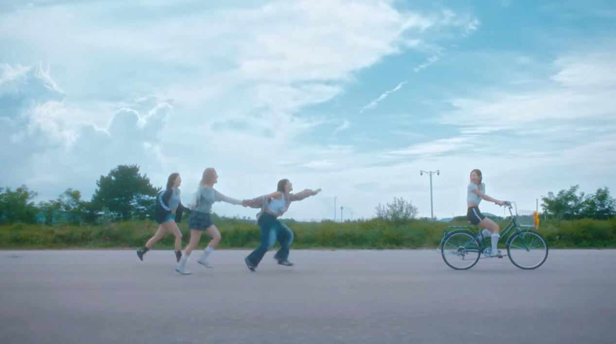 본문 이미지 - 사진=키스오브라이프 &#39;R.E.M&#39; 티저 영상 갈무리