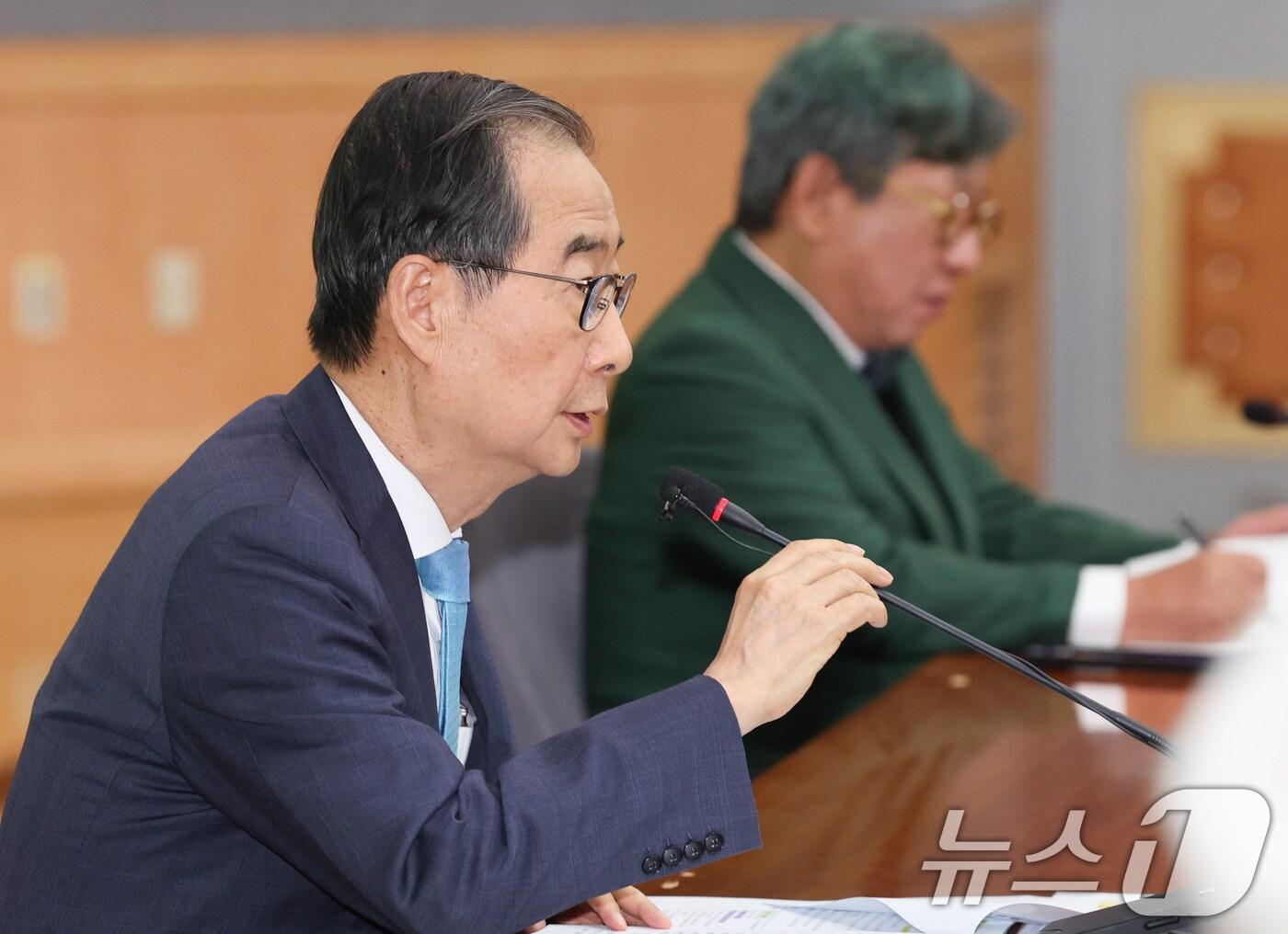 본문 이미지 - 한덕수 국무총리가 30일 서울 종로구 정부서울청사 별관에서 열린 탄소중립·녹색성장위원회 제3차 전체회의에서 모두발언을 하고 있다. 2024.10.30/뉴스1 ⓒ News1 허경 기자