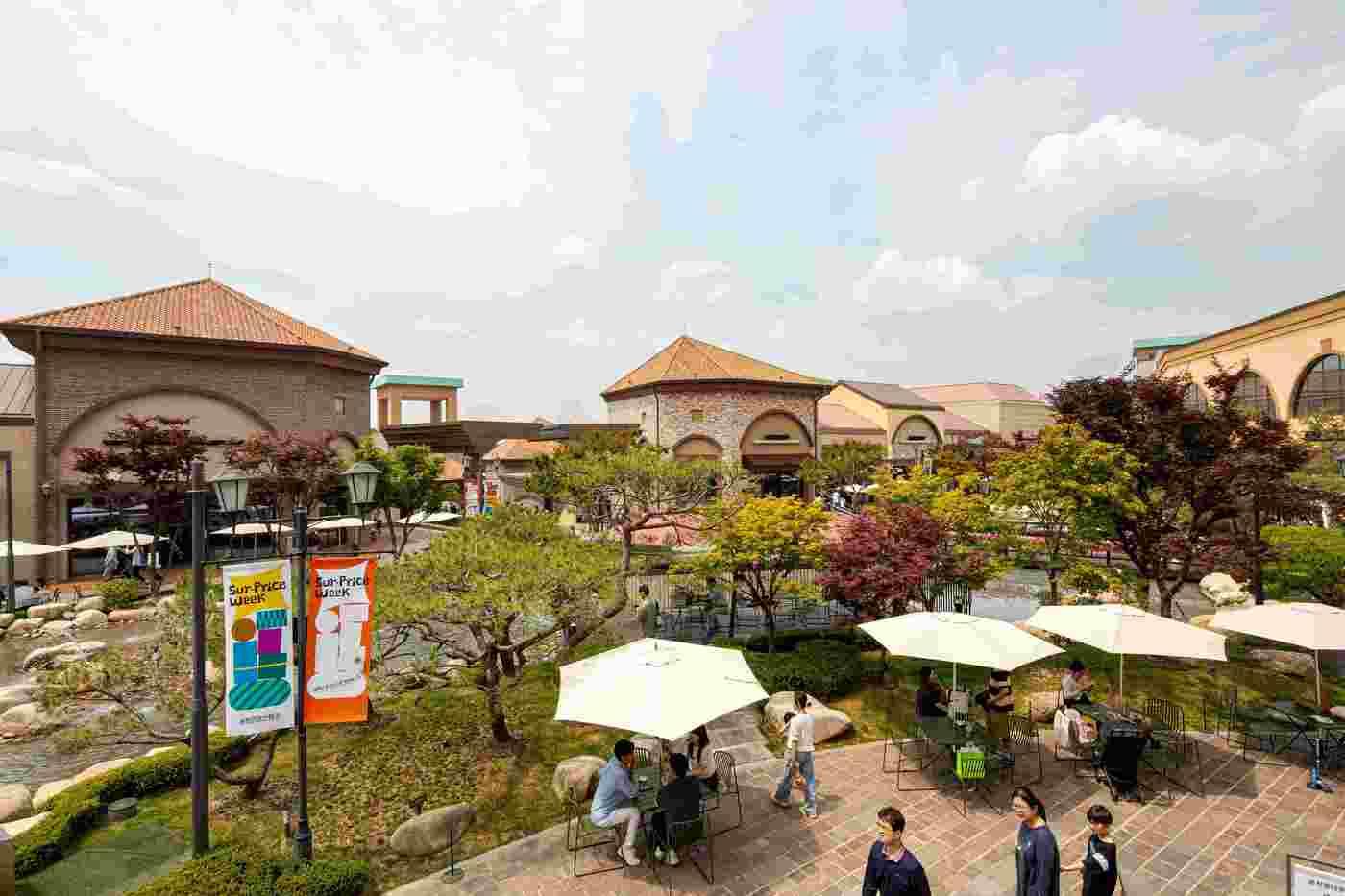 롯데아울렛은 하반기 최대 규모의 할인 행사인 '서프라이스 위크'를 11월 1일부터 10일까지 진행한다(롯데아울렛제공)