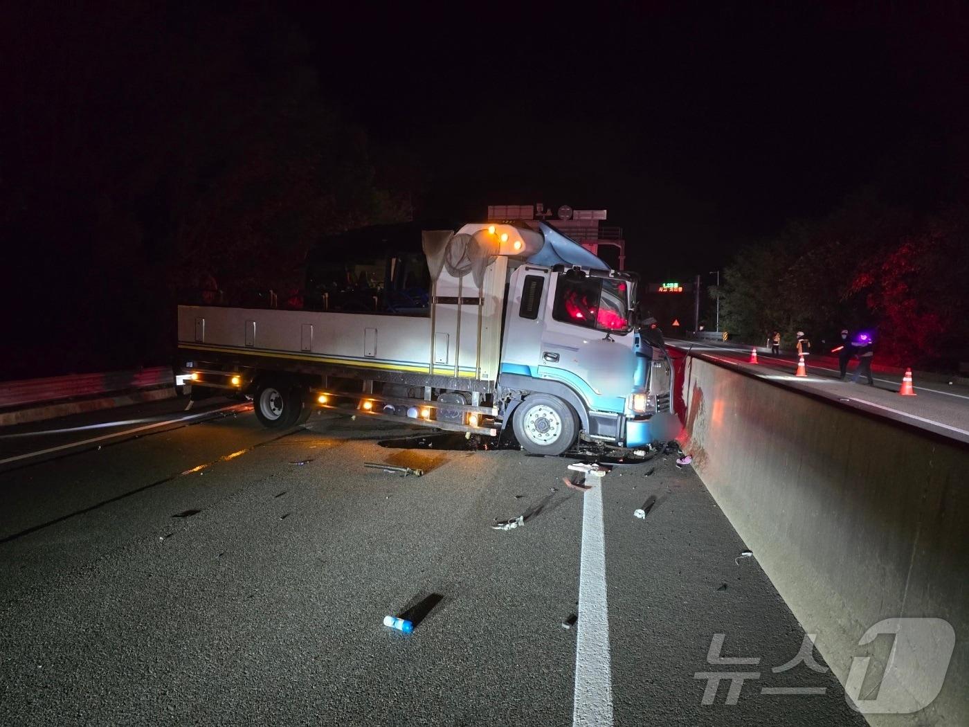 본문 이미지 - 사고 현장(독자 제공).