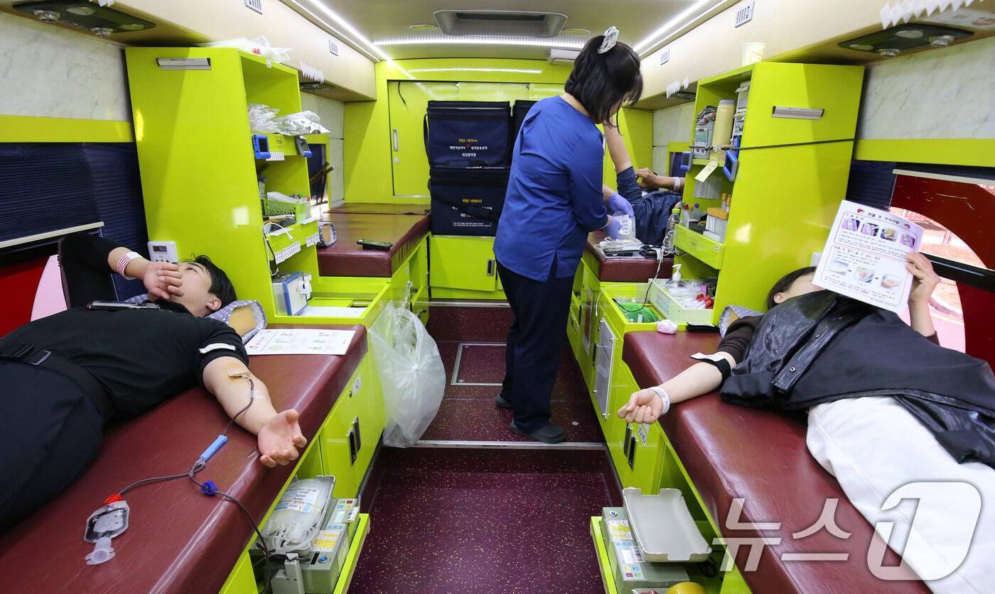 헌혈 모습 (자료사진)/뉴스1 ⓒ News1 김기태 기자