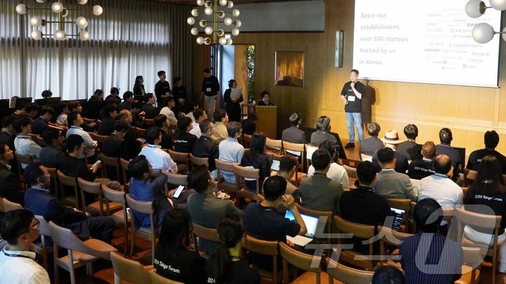 본문 이미지 - '2024 SBVA 도쿄 스타트업' 포럼에서 발표하고 있는 이준표 SBVA 대표(SBVA 제공)