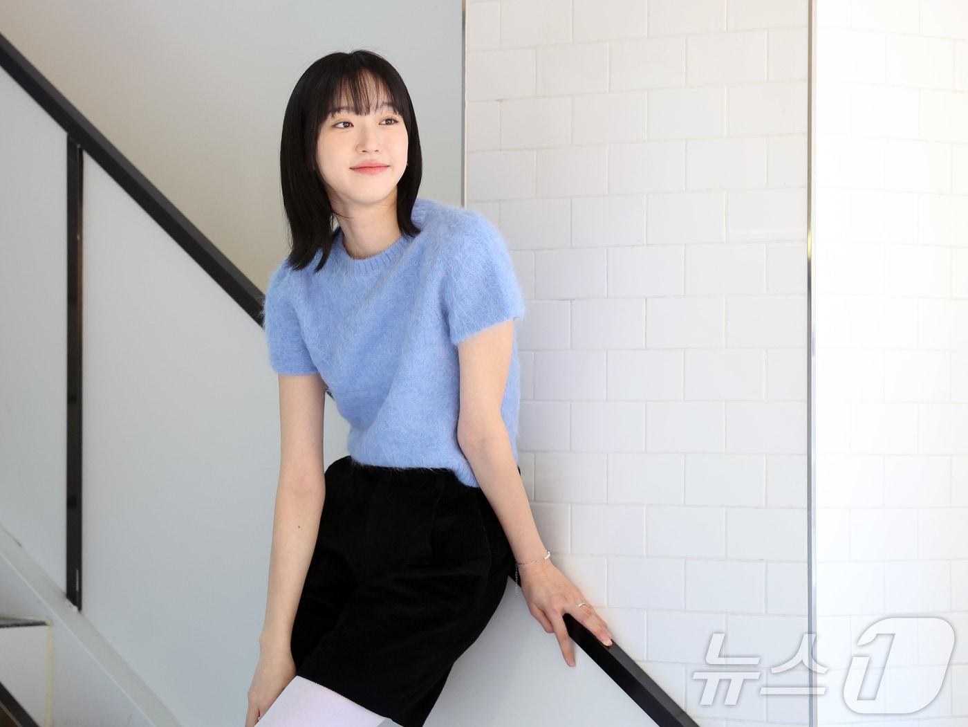 본문 이미지 - 배우 한지현이 4일 서울 성동구의 한 카페에서 인터뷰 전 포즈를 취하고 있다. 2024.10.4/뉴스1 ⓒ News1 황기선 기자