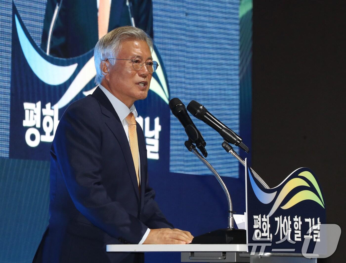 본문 이미지 - 문재인 전 대통령. 2024.10.4/뉴스1 ⓒ News1 김영운 기자