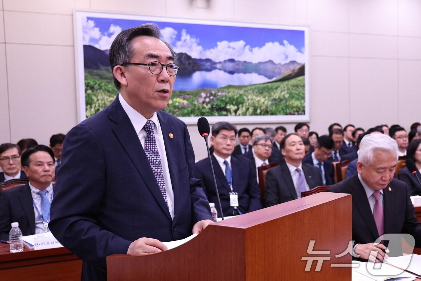 본문 이미지 - 조태열 외교부 장관이 7일 오전 서울 여의도 국회에서 열린 외교통일위원회회의 외교부 등에 대한 국정감사에 출석해 업무보고를 하고 있다. 2024.10.7/뉴스1 ⓒ News1 구윤성 기자