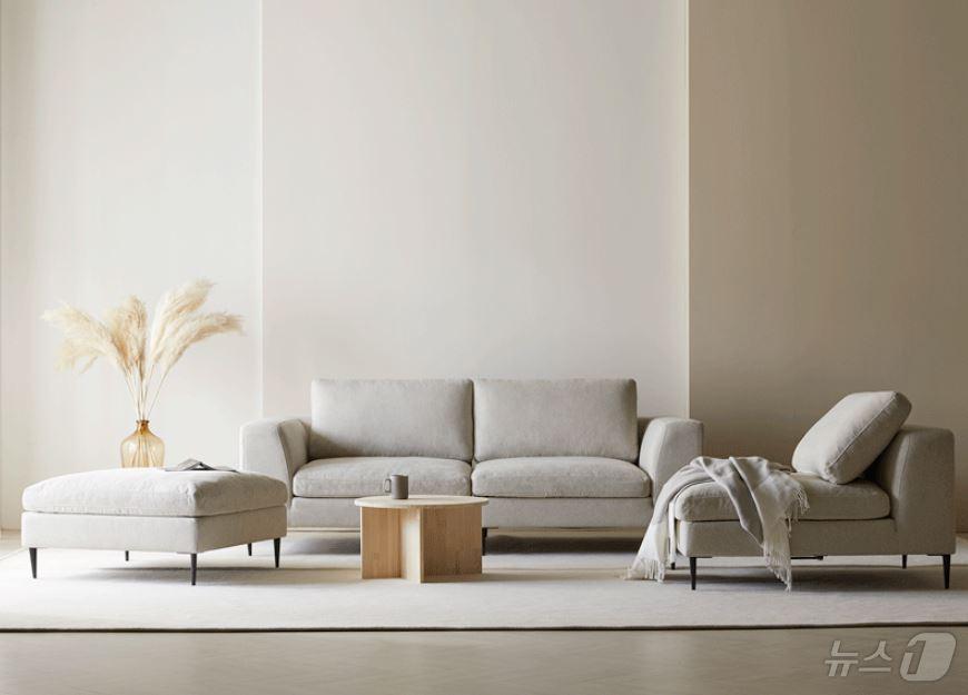 본문 이미지 - 블랑 패브릭 소파 (에넥스 제공)