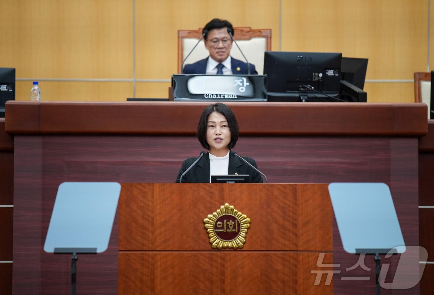 본문 이미지 - 7일 윤영숙 전북자치도의원이 임시회에서 도정질의를 하고 있다.(의회제공)2024.10.7/뉴스1