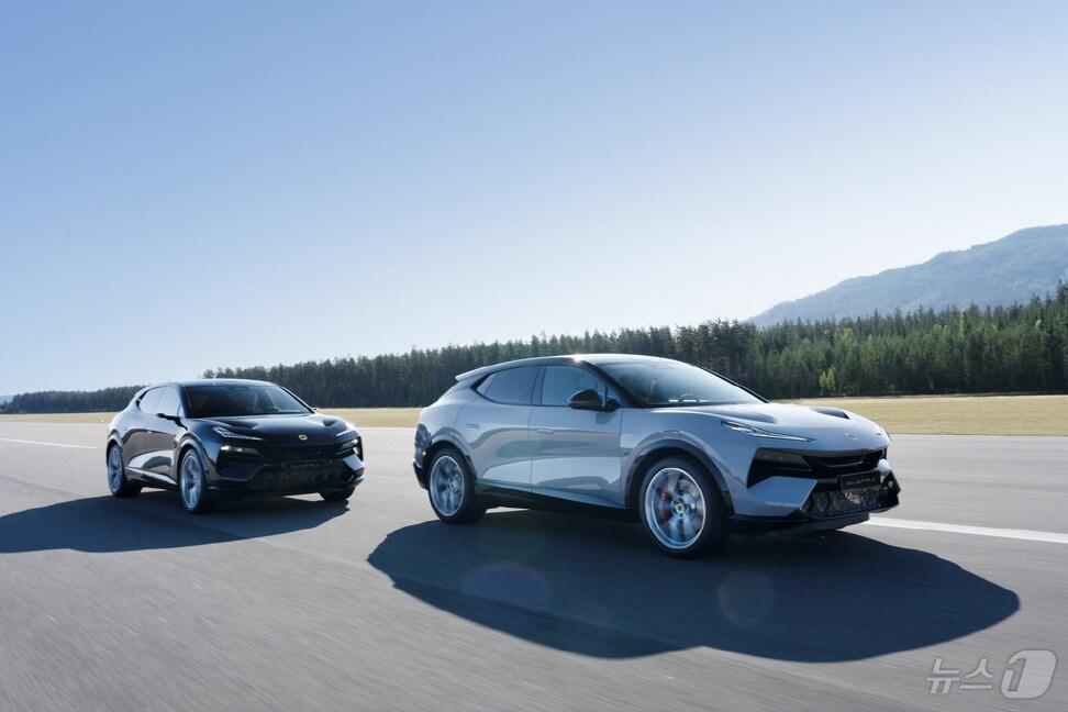 본문 이미지 - 로터스 엘레트라 주행 모습.(로터스자동차코리아 제공) 