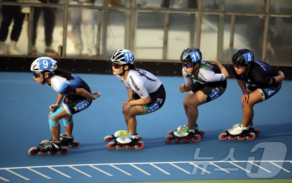 본문 이미지 - 제천에서 열린 롤러 대회 경기 장면.2024.11.1/뉴스1