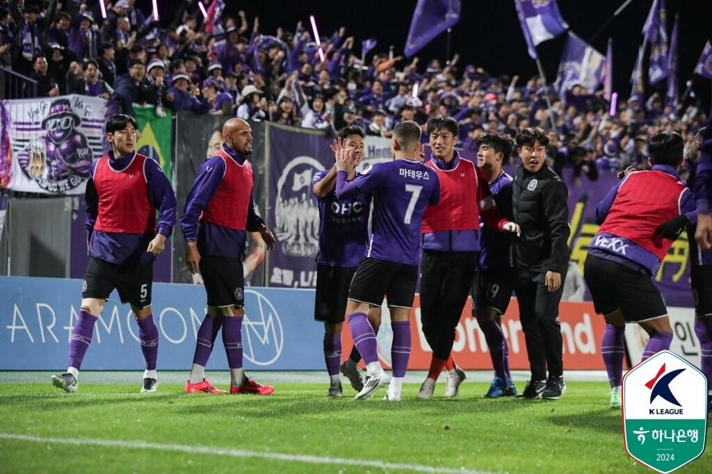 본문 이미지 - FC안양은 K리그1 자동 승격까지 승점 1만 남았다. (한국프로축구연맹 제공)