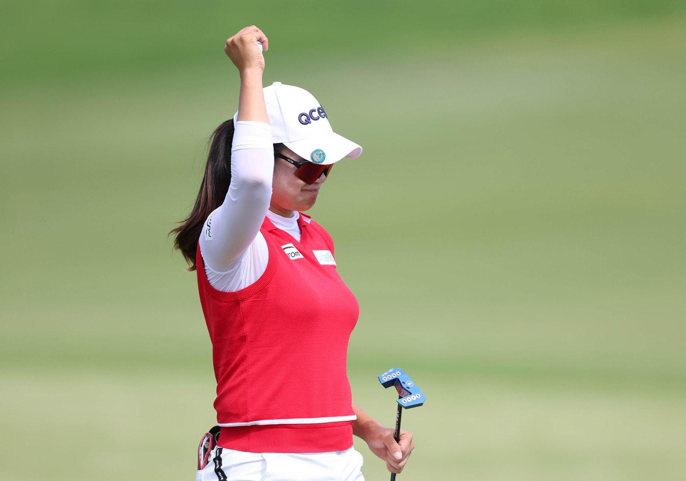 김아림이 10일(한국시간) 미국 하와이 에바비치에 위치한 호아칼레이CC에서 열린 롯데 챔피언십 최종 라운드 3번홀에서 버디 세리머니를 하고 있다. (대홍기획 제공)2024.10.11/뉴스1 ⓒ News1 박지혜 기자