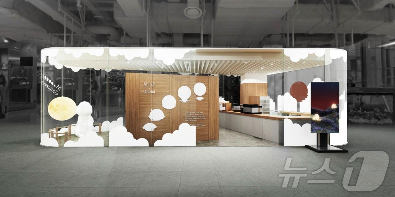 본문 이미지 - 디스트릭트와 강릉 카페 툇마루가 함께하는 &#39;문 오버 강릉&#39; 더현대서울 팝업스토어 전경&#40;디스트릭트 제공&#41;