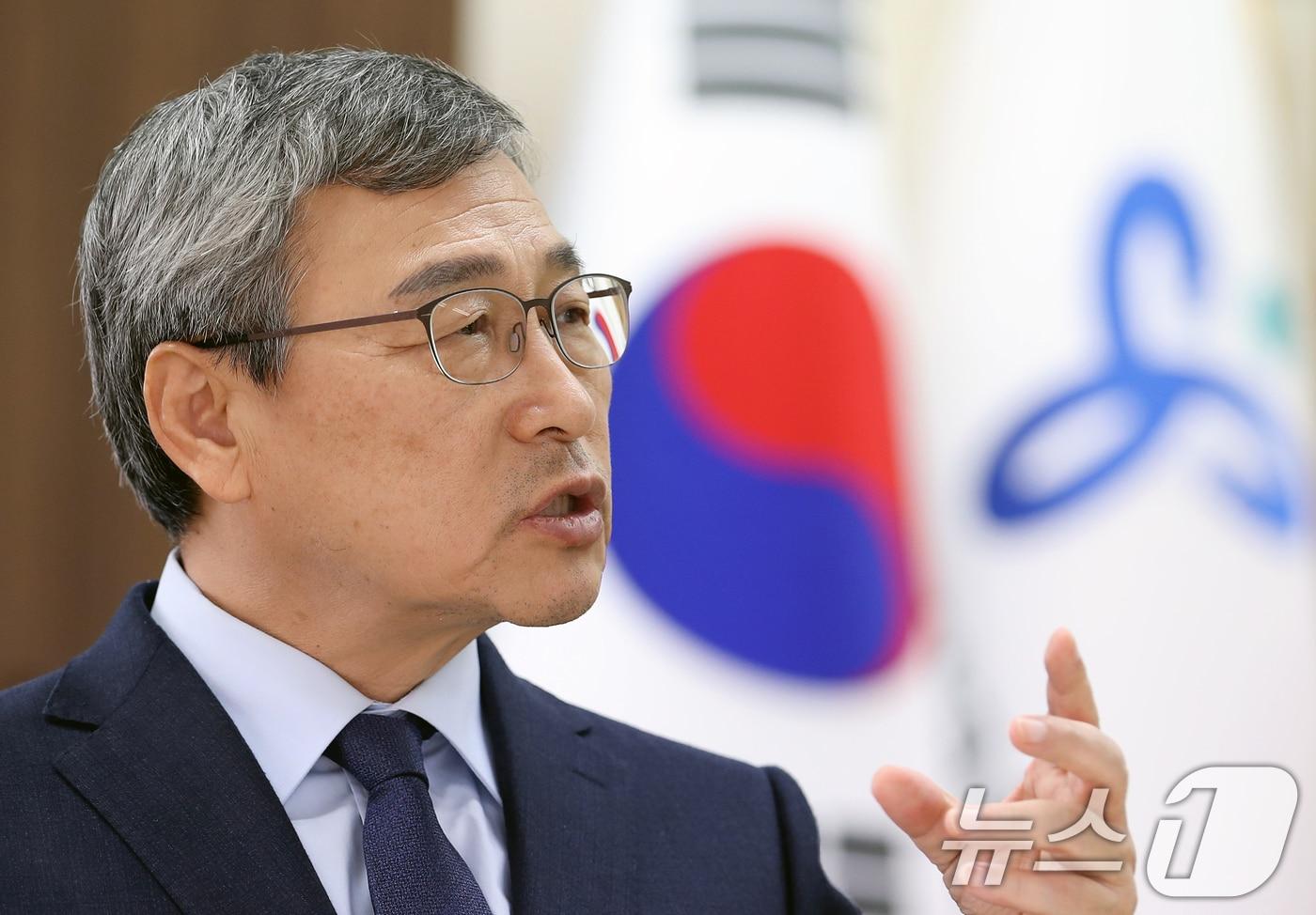 본문 이미지 - 정근식 서울시교육감이 11일 서울 종로구 서울시교육청 집무실에서 뉴스1과 인터뷰를 하고 있다. 2024.11.11/뉴스1 ⓒ News1 오대일 기자