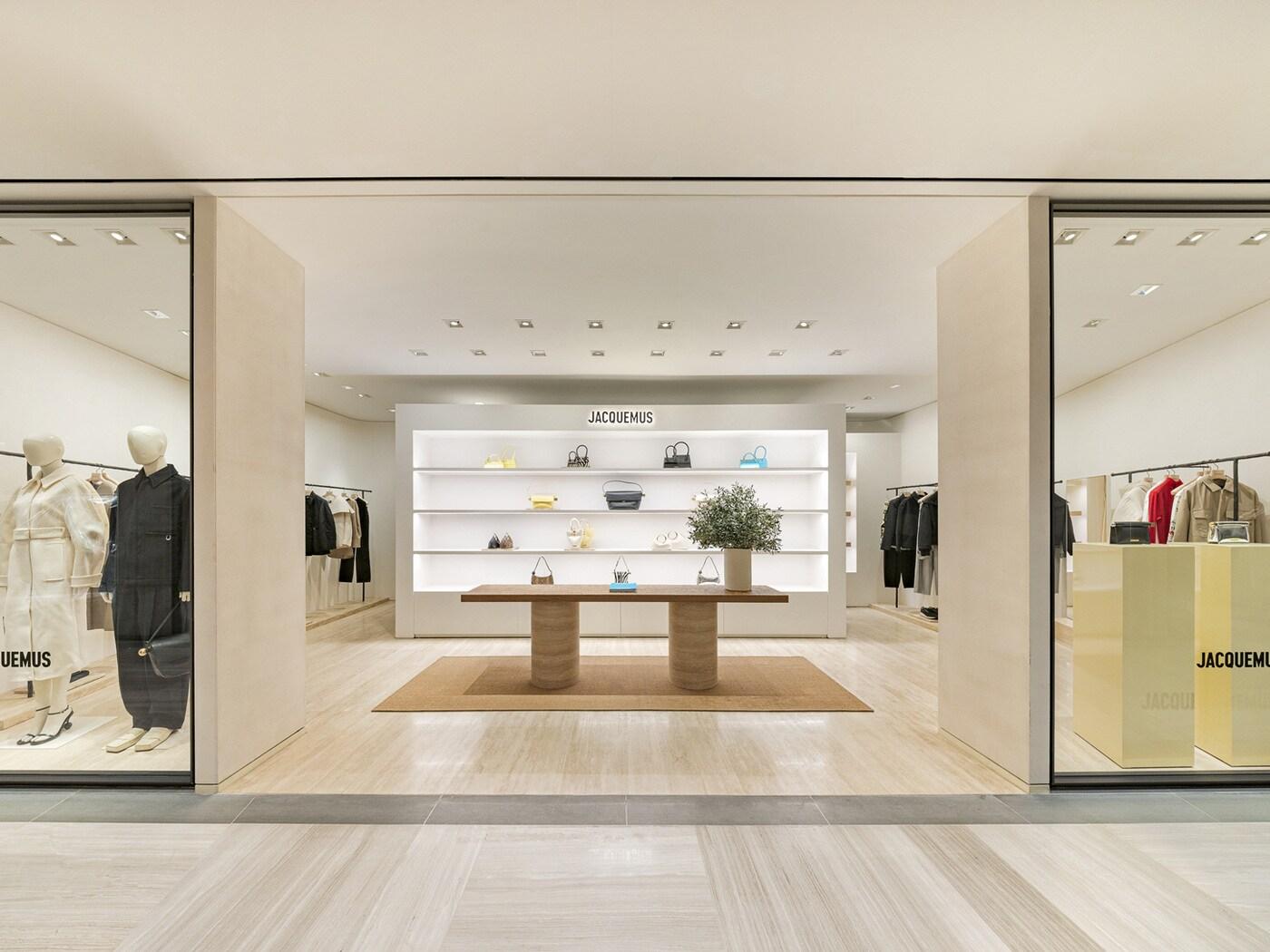 본문 이미지 - 자크뮈스가 신세계백화점 강남점에 국내 5번째 단독 매장을 열었다.(자크뮈스제공)