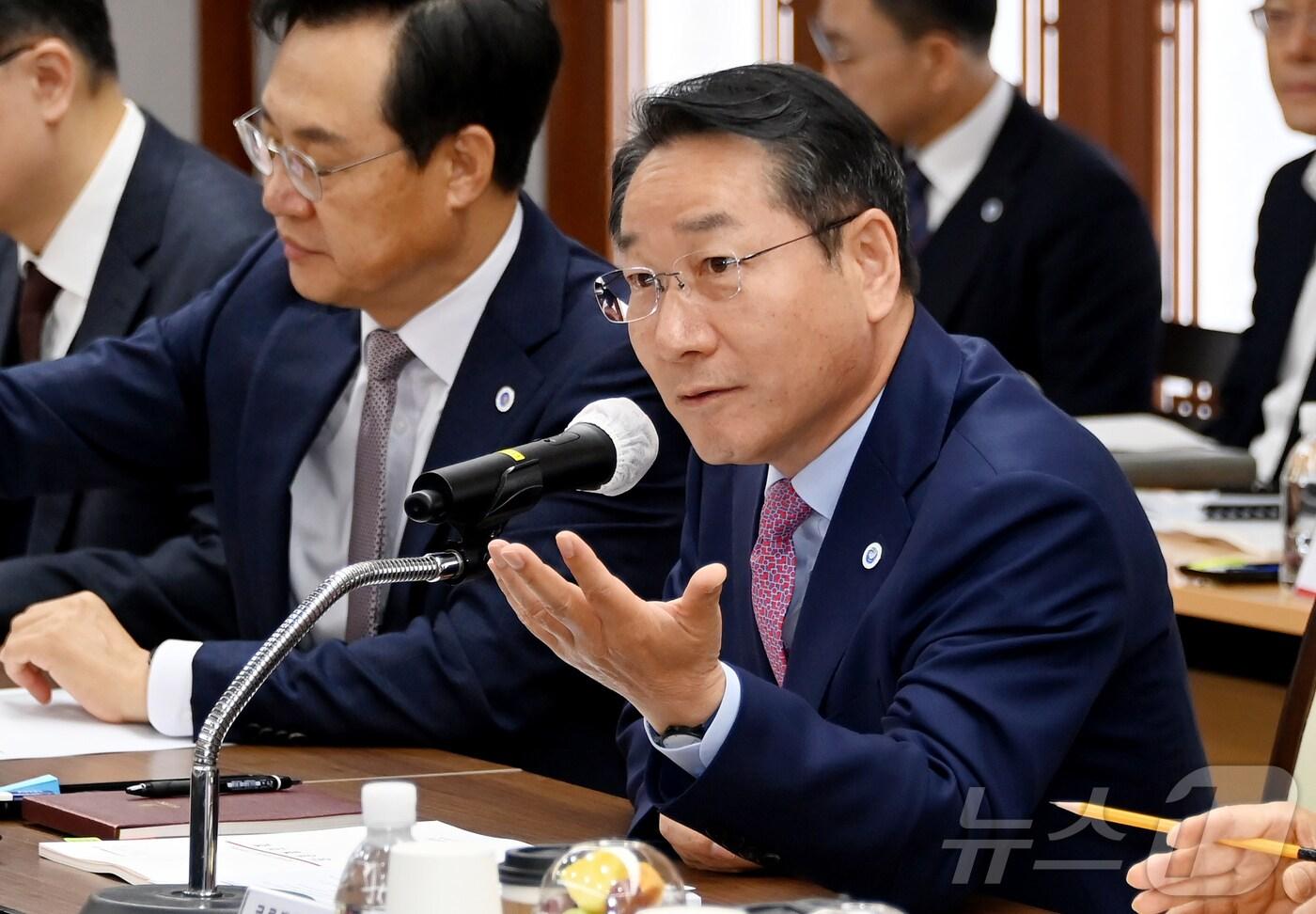 본문 이미지 - 유정복 인천광역시장이 12일 시청 장미홀에서 열린 '2024년 국민의힘 인천시당-인천시 당정협의회'에서 인사말을 하고 있다.(인천시 제공)2024.11.12/뉴스1 ⓒ News1 정진욱 기자