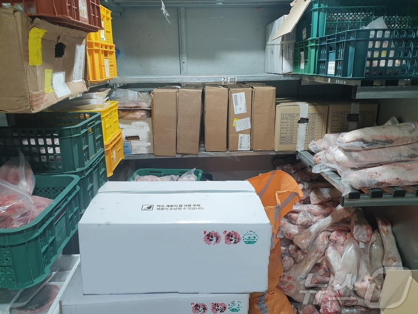 본문 이미지 - 특사경에 적발된 식육 즉석판매 가공업체.(사진은 기사 내용과 무관함) / 뉴스1 ⓒ News1