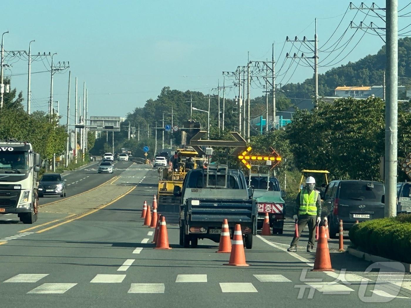 본문 이미지 - 경북경찰청이 교통사고 예방을 위해 도로 공사장 안전조치 이행 실태점검에 나섰다.&#40;경북경찰청 제공&#41;2024.11.13/뉴스1