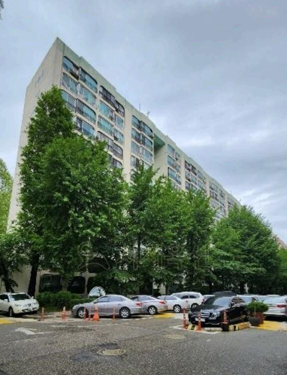 본문 이미지 - 서초구 잠원동 신반포2차 전경(지지옥션).