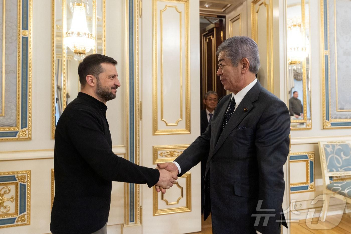 이와야 타케시 일본 외무상이 16일&#40;현지시간&#41; 우크라이나 키이우를 방문해 볼로디미르 젤렌스키 우크라이나 대통령과 만났다. 24.11.16 ⓒ 로이터=뉴스1 ⓒ News1 김예슬 기자