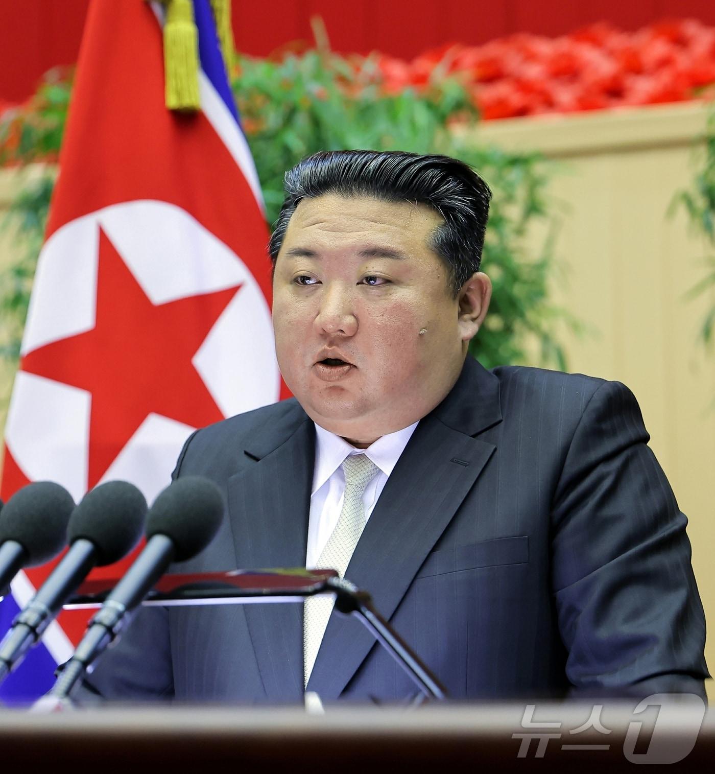 본문 이미지 - &#40;평양 노동신문=뉴스1&#41; = 북한 노동당 기관지 노동신문은 18일 &#34;조선인민군 제4차 대대장, 대대정치지도원 대회가 지난 14~15일 진행됐다＂라고 보도했다. 이 자리에서 김정은 총비서는＂우리 무력에 있어서 제일 중요하고 사활적인 과업은 전쟁, 전쟁에 대처한 준비＂라고 말했다. [국내에서만 사용가능. 재배포 금지. DB 금지. For Use Only in the Republic of Korea. Redistribution Prohibited] rodongphoto@news1.kr