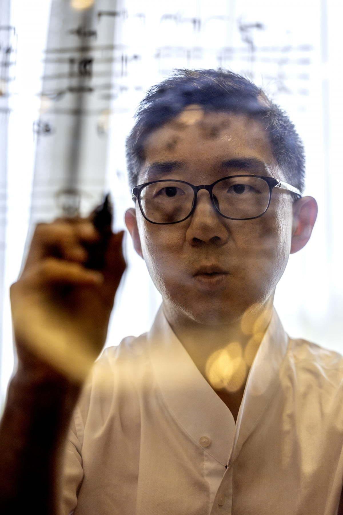 본문 이미지 - 위촉 작곡가 김택수&#40;세종문화회관 제공&#41;ⓒBonsook Koo