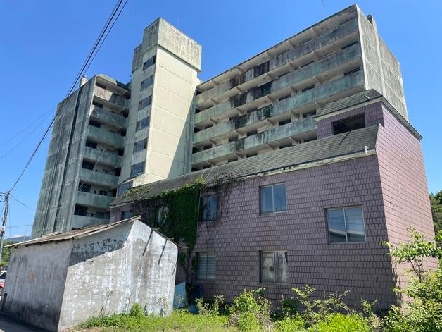 본문 이미지 - 공사 중단으로 방치된 충북 증평 윤모아파트.&#40;자료사진&#41;/뉴스1