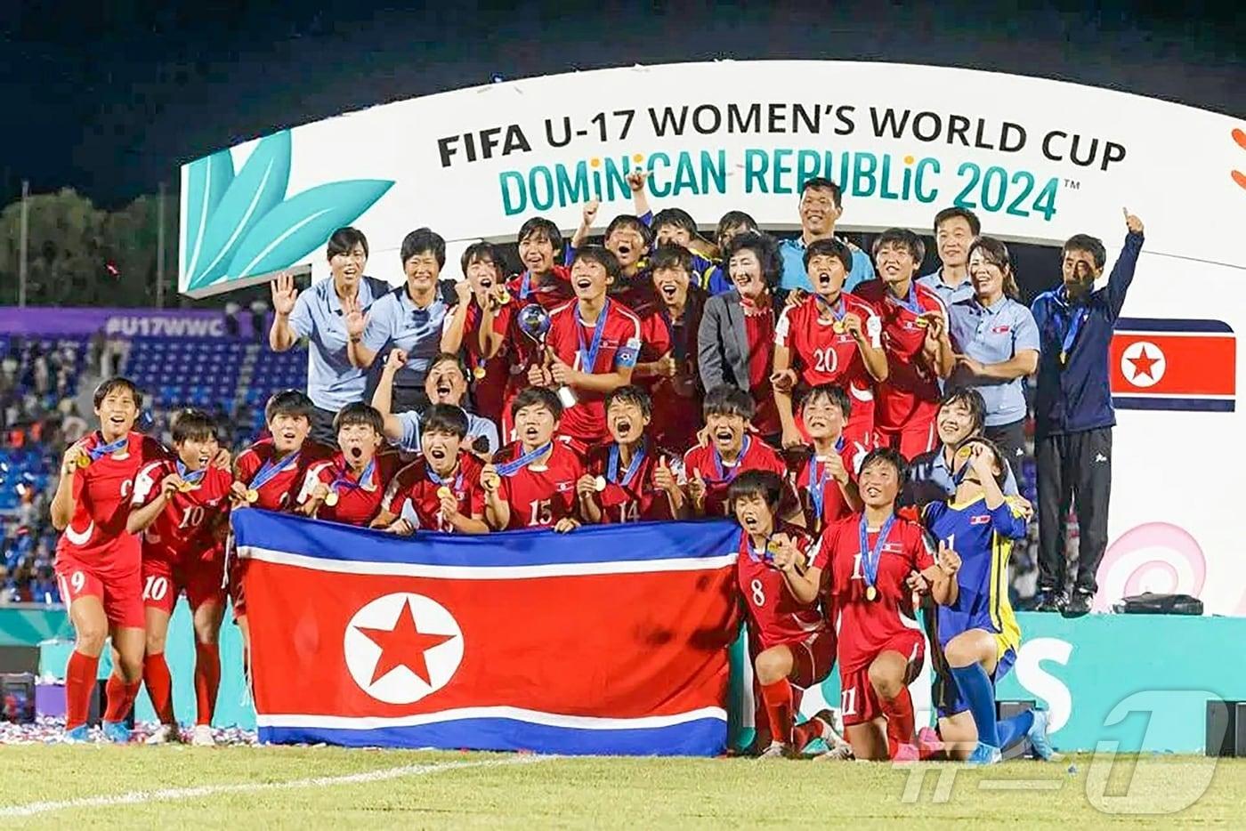 &#40;평양 노동신문=뉴스1&#41; = 북한 여자축구 u17대표팀. 사진은 지난해 우승 당시 모습. [국내에서만 사용가능. 재배포 금지. DB 금지. For Use Only in the Republic of Korea. Redistribution Prohibited] rodongphoto@news1.kr
