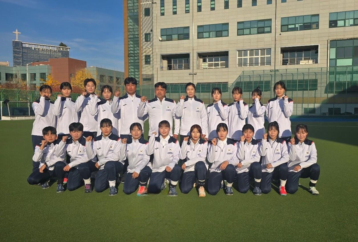 본문 이미지 -  한국 주니어 여자하키 대표팀. (대한하키협회 제공)