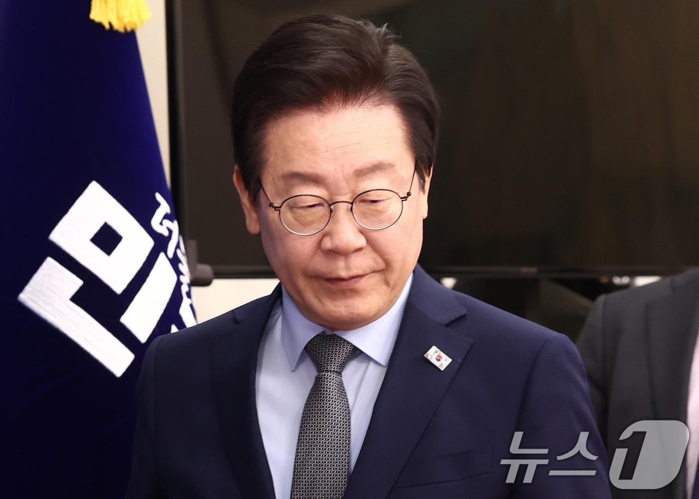 본문 이미지 - 이재명 더불어민주당 대표가 20일 오전 서울 여의도 국회에서 열린 최고위원회의에서 모두 발언을 하고 있다. 2024.11.20/뉴스1 ⓒ News1 김민지 기자