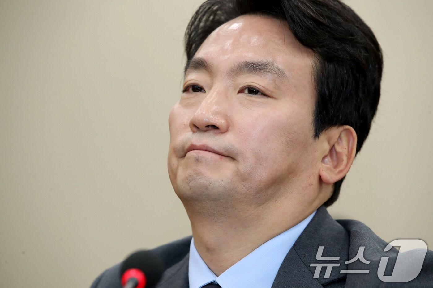 박장범 한국방송공사(KBS) 사장 후보자가 20일 오전 서울 여의도 국회 과학기술정보방송통신위원회에서 열린 인사청문회에 출석해 의원 질의를 듣고 있다. 2024.11.20/뉴스1 ⓒ News1 이광호 기자