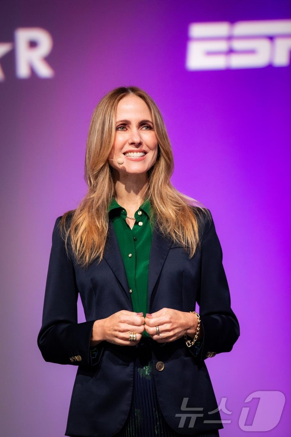 본문 이미지 - 데이나 월든(DANA WALDEN) 월트디즈니 컴퍼니 디즈니 엔터테인먼트 공동 회장