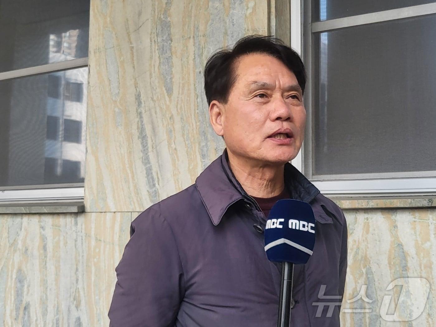 본문 이미지 - 20일 오후 카드뮴을 낙동강으로 배출한 혐의 관련 영풍석포제련소가 무죄를 선고받자 환경단체가 입장을 밝히고 있다. 2024.11.20/뉴스1 ⓒ News1 이성덕 기자