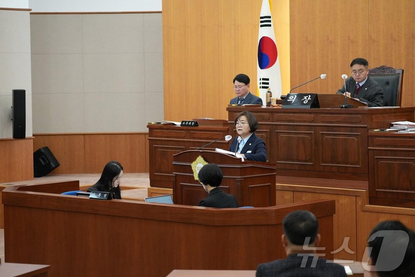 본문 이미지 - 울산 북구의회 조문경 의원이 제223회 2차 정례회 본회의에서 5분 자유발언을 하고 있다.(울산 북구의회 제공)