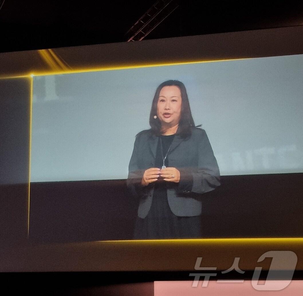 본문 이미지 - 월트디즈니 컴퍼니 아태지역 오리지널 콘텐트 전략 총괄 캐롤 초이 / 21일 싱가포르 마리나베이샌즈에서 열린 '디즈니 콘텐츠 쇼케이스 2024'(Disney Content Showcase 2024)