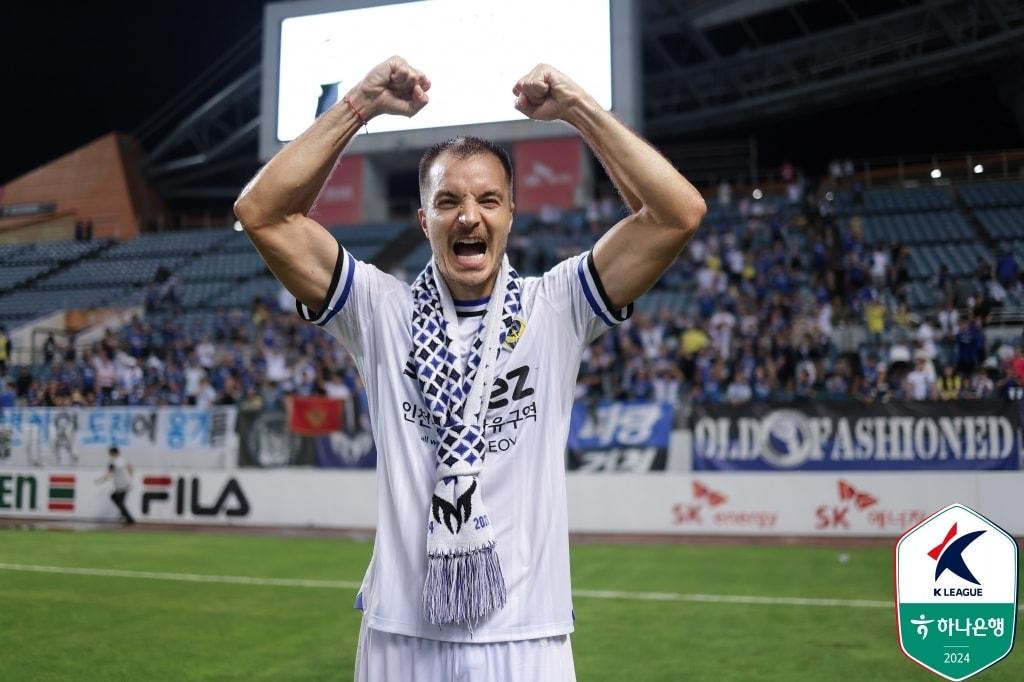 본문 이미지 - 인천 유나이티드 공격수 무고사가 15골로 2024시즌 K리그1 득점왕을 차지했다. (한국프로축구연맹 제공)